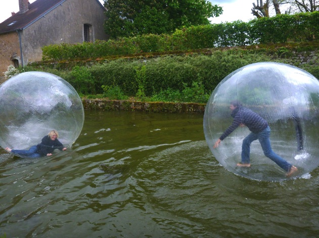 Waterball : la bulle de hamster géante